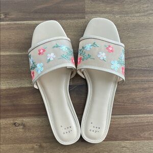 A New Day Women's Embroidered Floral Sandals - Cream and Tan